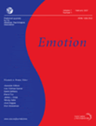 Capa da revista Emotion